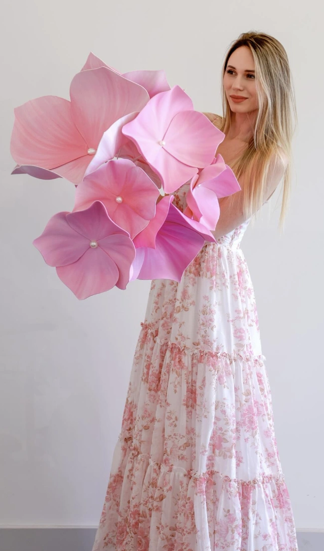 Blush-Toned Paper Blooms and Golden Accents