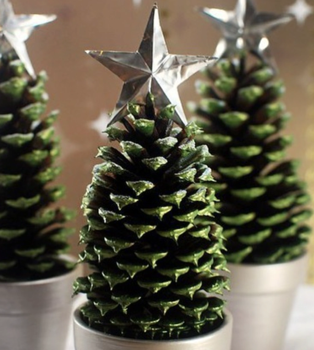 Rustic Wooden Triangle Wall Christmas Tree Trio