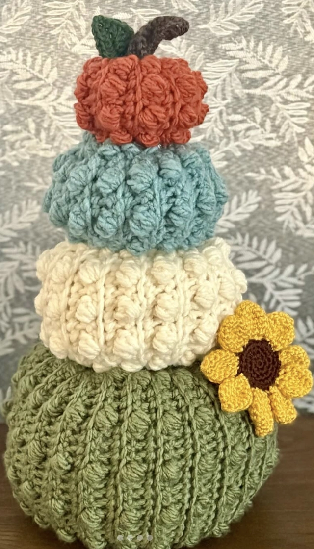Crochet Coasters: Whimsical Cat and Paw Designs