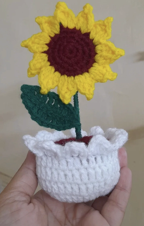 Hanging Crochet Garland: Easter Bunnies, Flowers, Eggs, and Carrots