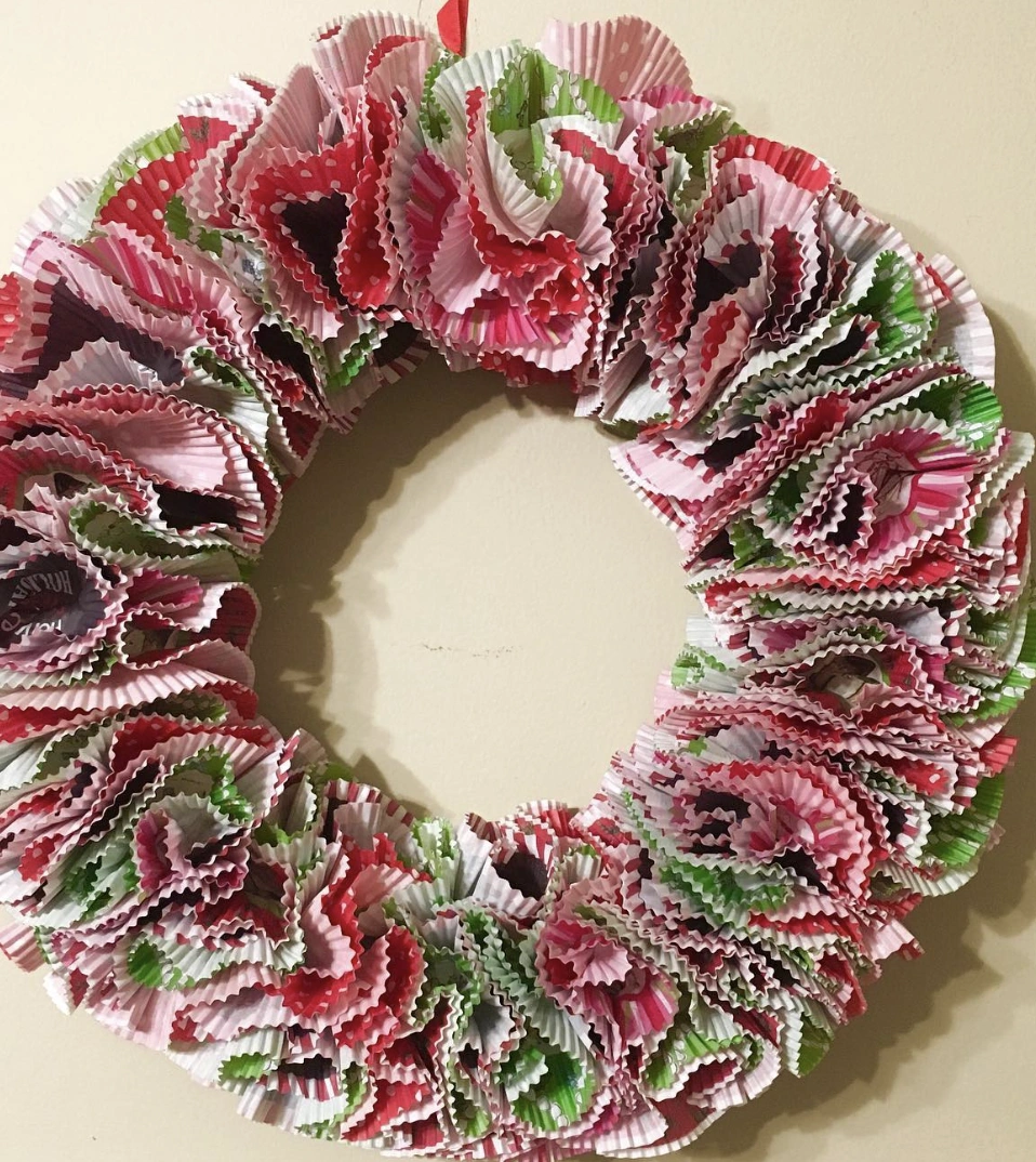 Easy Peasy Cupcake Liner Christmas Wreath Project