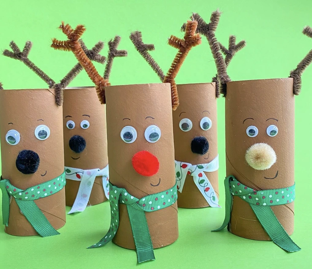 Wooden Spoon Reindeer: An Adorable DIY Ornament