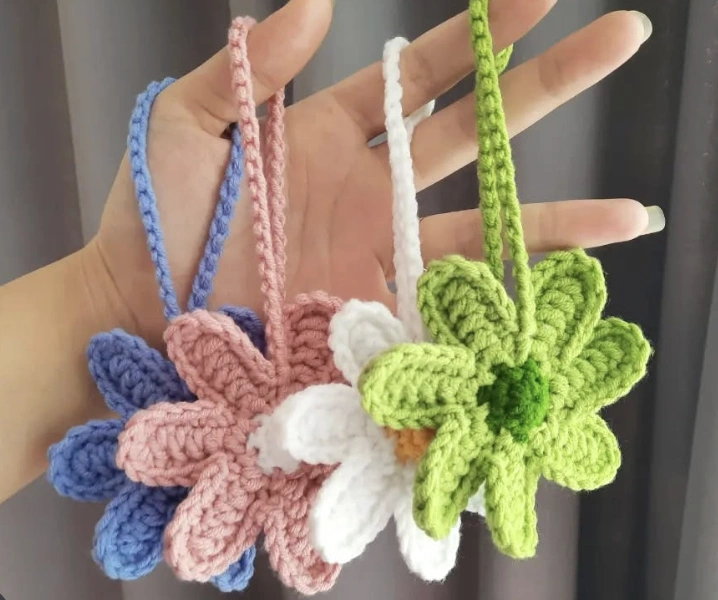 Handcrafted Sage Green Puff Flower Keyring