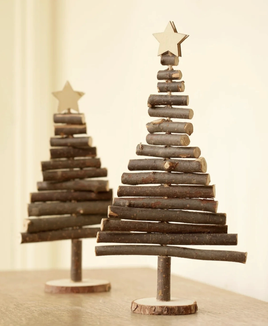 Minimalist Wood Xmas Tree with Twinkle Lights & Matching Star Decor