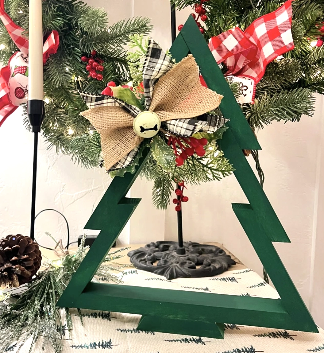 Rustic Emerald Green Wood Christmas Trees DIY Project