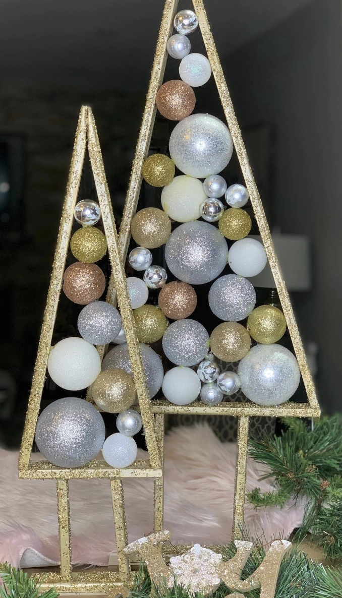 Rustic Mini Christmas Trees: Dollar Tree Christmas Crafts DIY