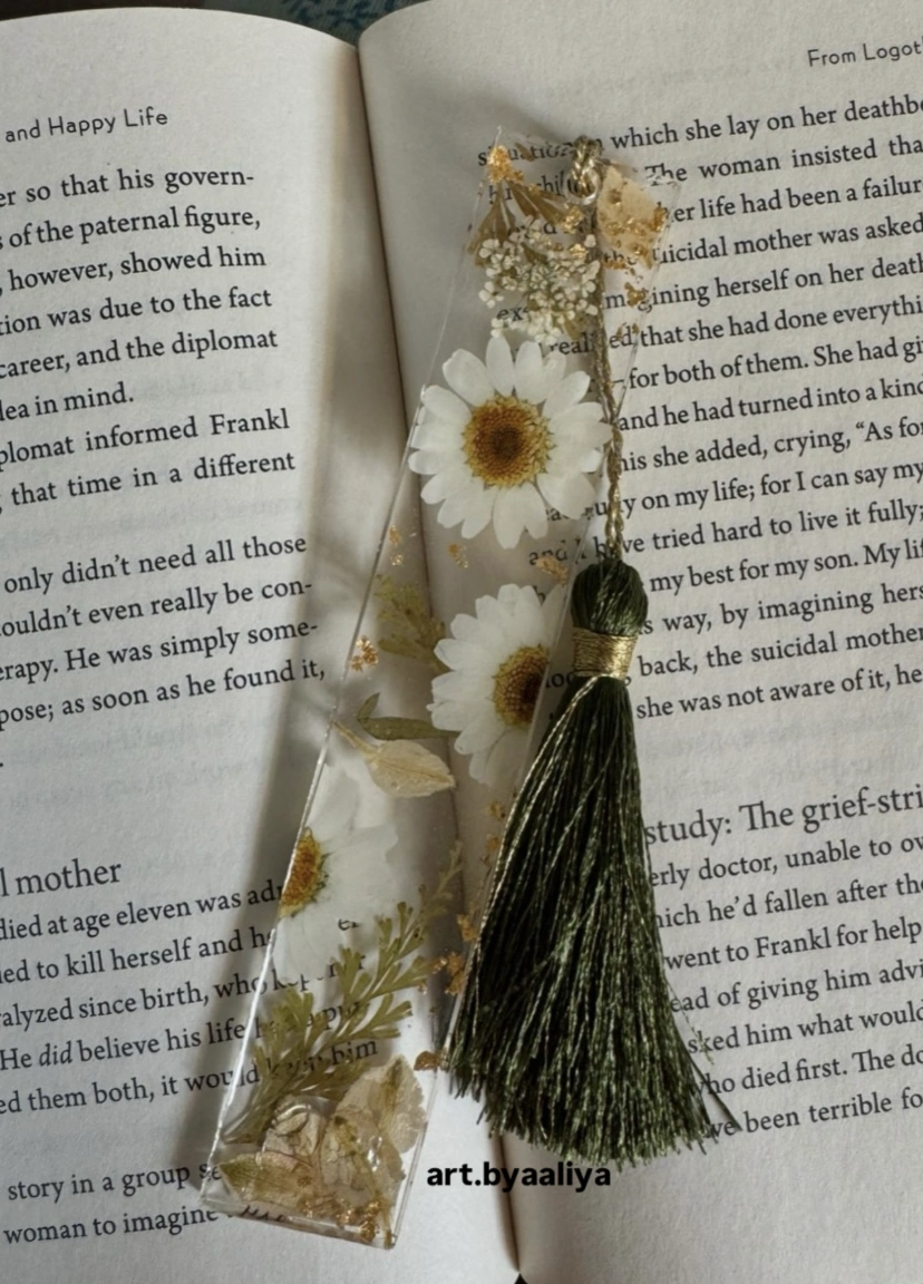 Abstract Floral Bookmarks: Watercolor Accents on White Cardstock