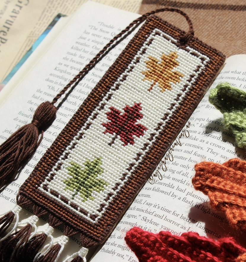Hand-Painted Green Bookmarks: Stripes, Florals, & "Lost in the Pages"