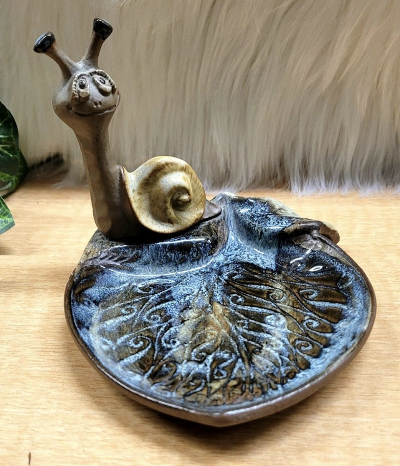 Goofy Snail Dish – Handcrafted Ceramic Trinket Holder