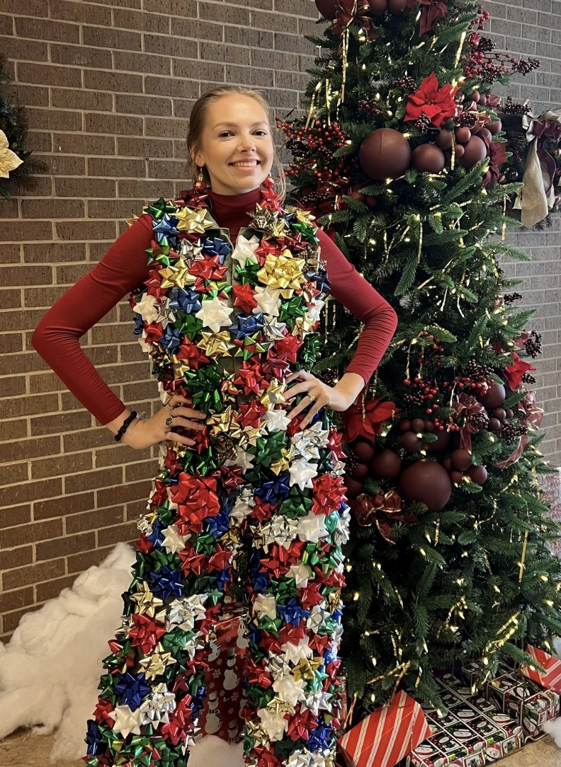 Pink Crewneck Christmas Tree – The Ultimate Mom DIY