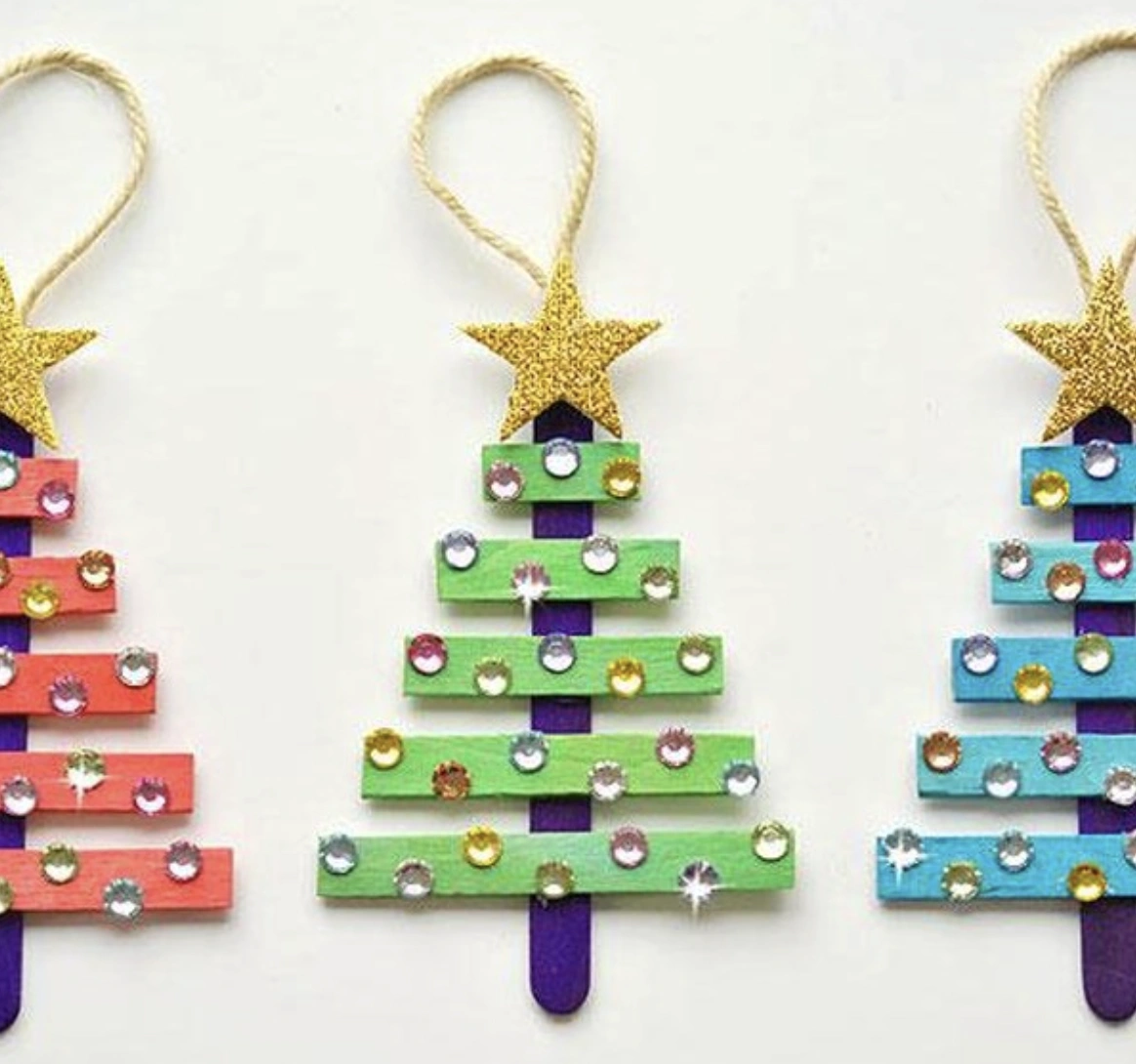 Festive DIY Snowflake Ornaments Made From Popsicle Sticks