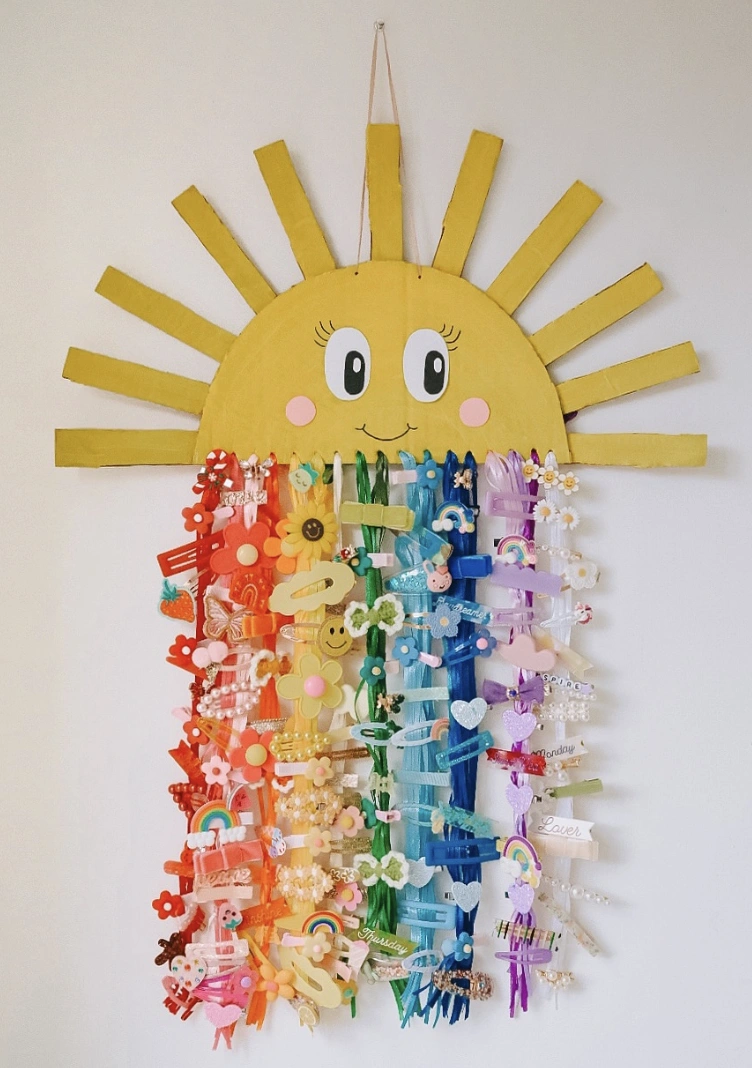DIY Cardboard Traffic Light with Rotating Color Discs