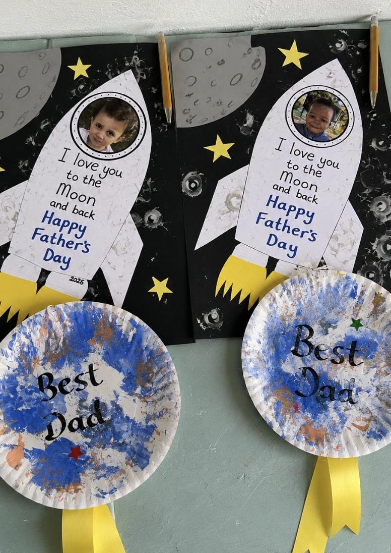 Handprint Superhero: A Personalized Father's Day Greeting