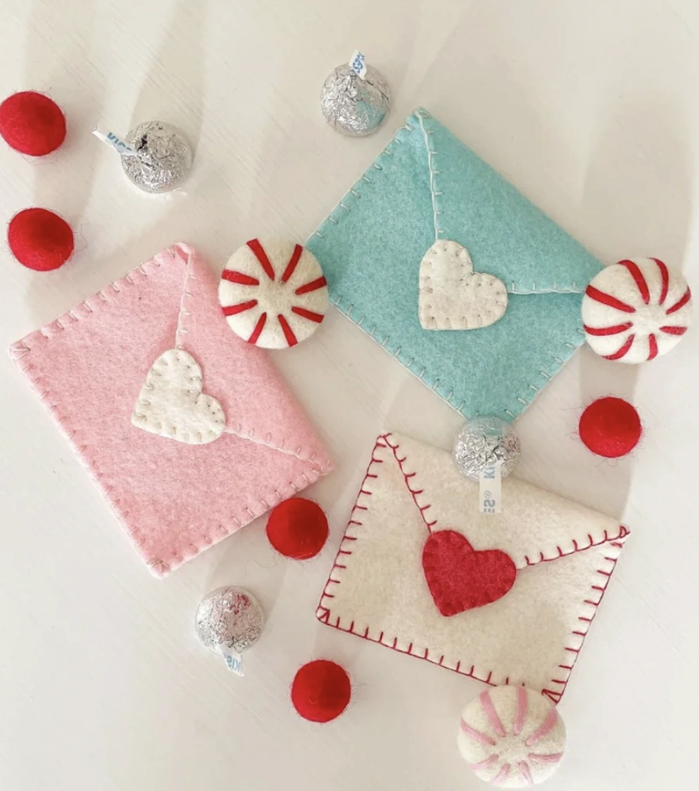 Stitched Felt Envelopes with Heart Appliqués: DIY Valentine Keepsakes